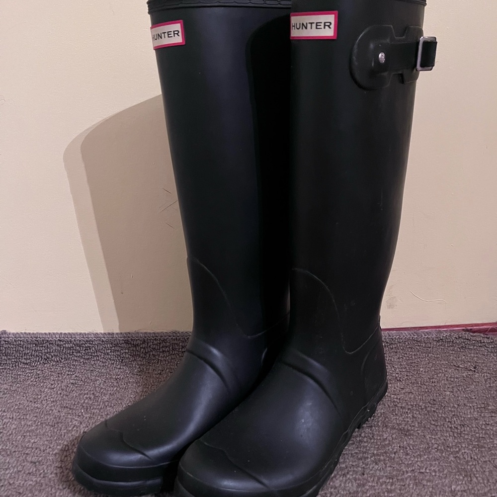 Size 10 hunter tall boots